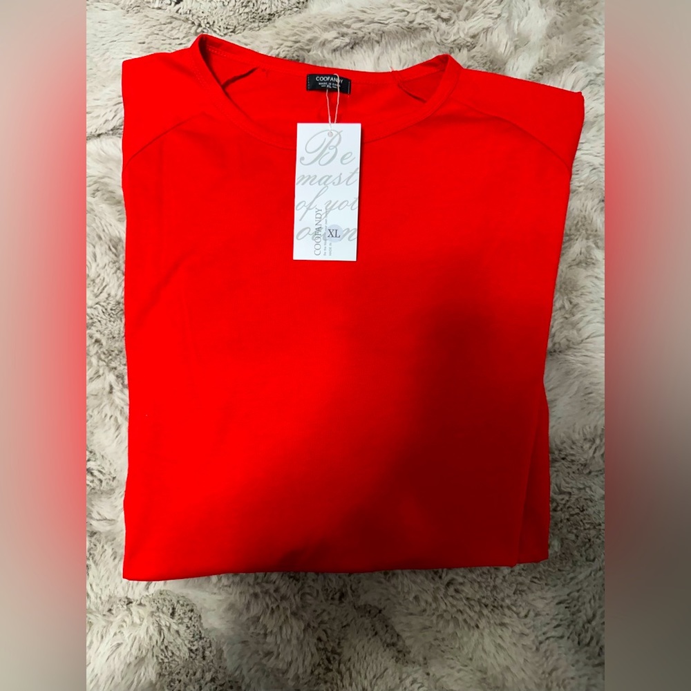 NWT- COOFANDY RED SHORT SLEEVE COTTON ATHLETIC FIT CREW NECK SIZE XL